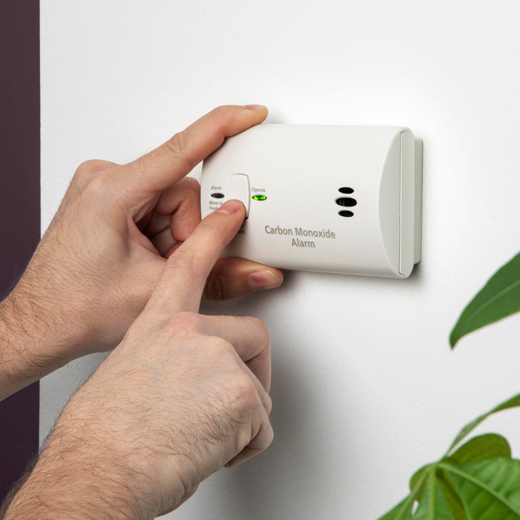 Carbon Monoxide Detector, AA Battery Powered, 85 dB Alarm, 6 Pack Z803360