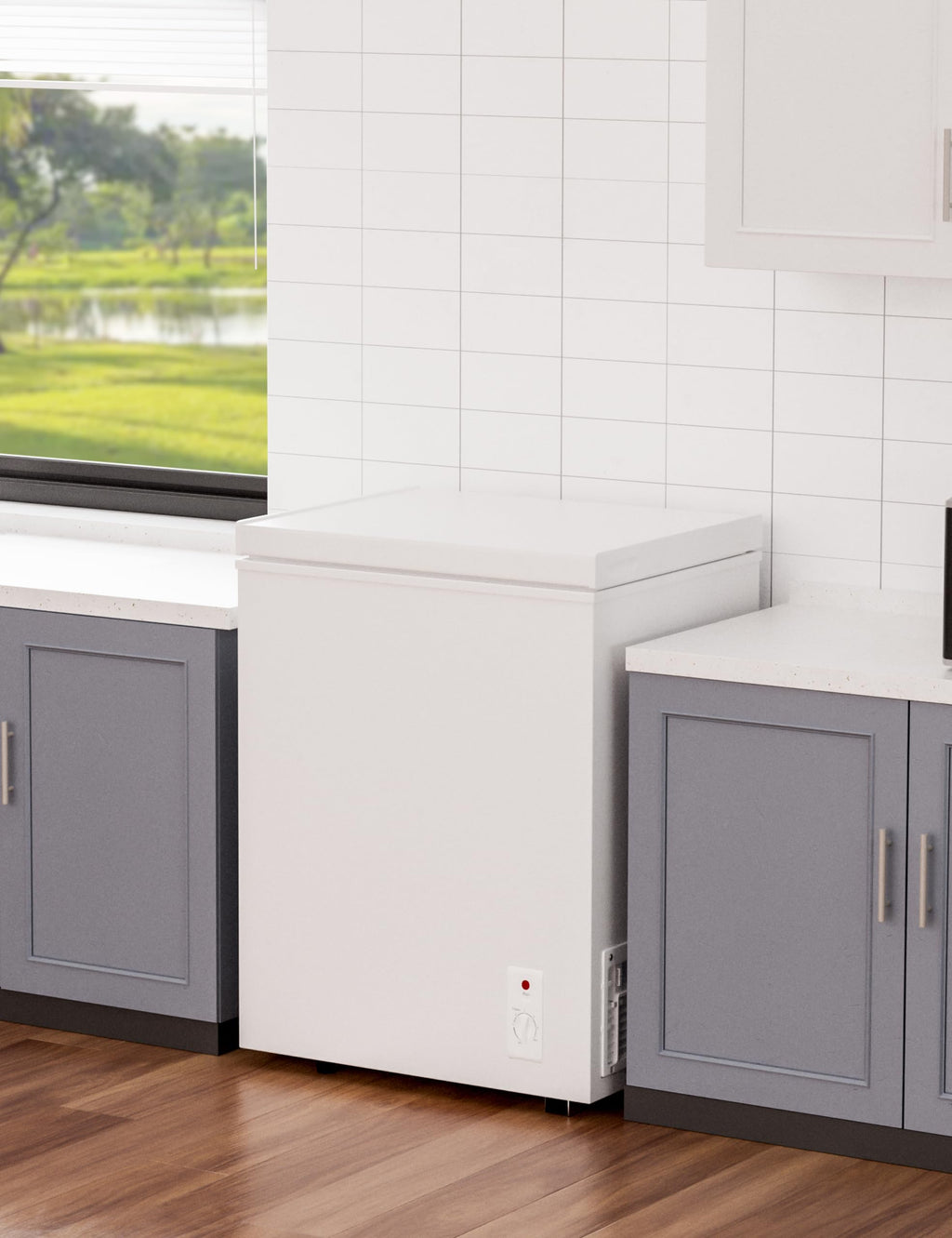 2.5 Cu.Ft White Chest Freezer G346298